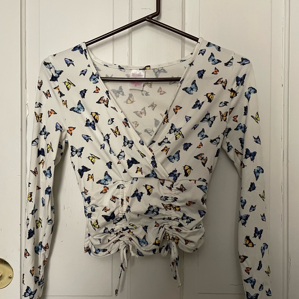 Cropped butterfly long sleeve
